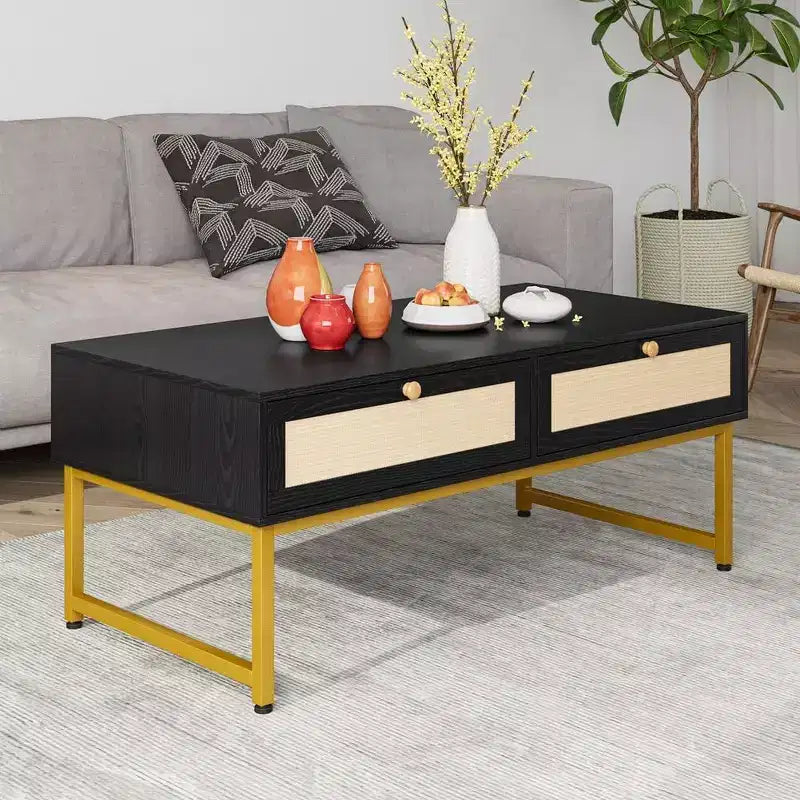 Table basse en rotin à cadre métallique de 46 pouces avec deux tiroirs, un compartiment de rangement caché et une étagère ouverte