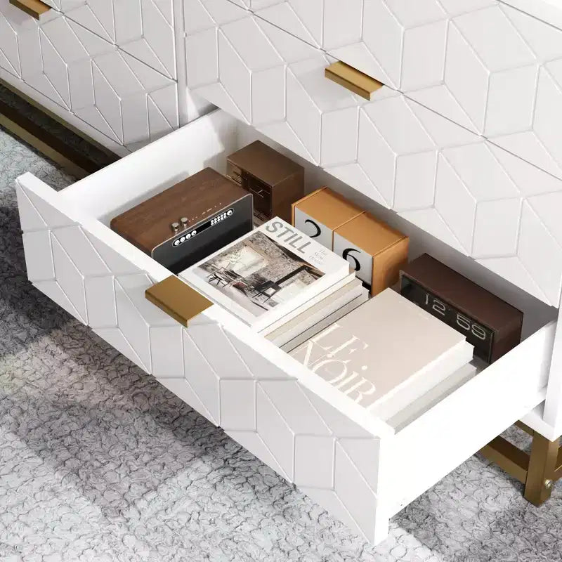 Commode à 6 tiroirs pour chambre à coucher, 136 cm de large, poignées et pieds en métal doré, blanc