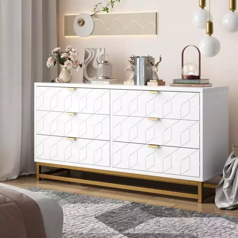 Commode à 6 tiroirs pour chambre à coucher, 136 cm de large, poignées et pieds en métal doré, blanc