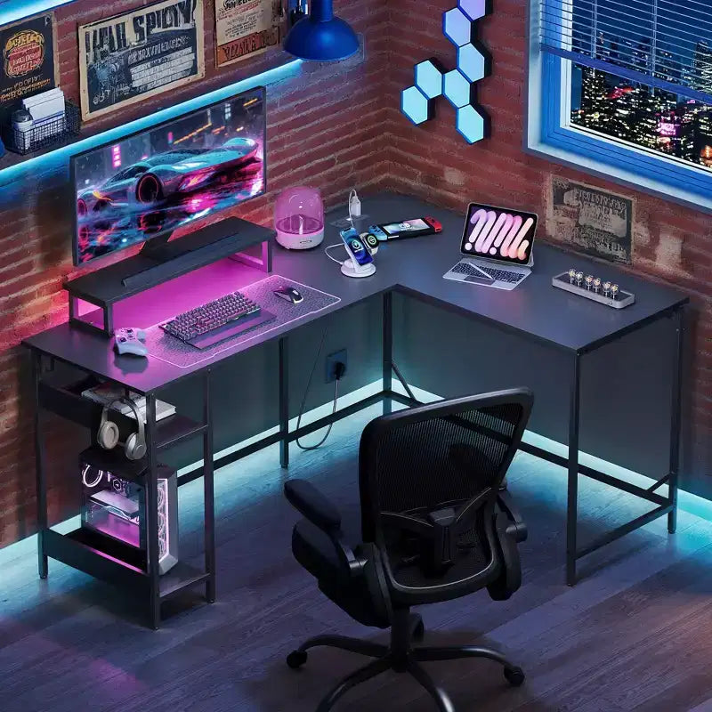 Bureau de jeu en L de 60 pouces avec prises de courant et lumières LED, bureau d'angle avec crochet, bureau d'ordinateur convertible pour chambre à coucher